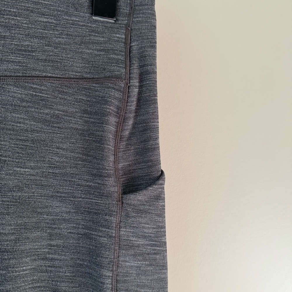 LULULEMON SPEED UP TIGHT WITH POCKETS GRAY SPACE DYE COLOR SIZE 4 - Picture 9 of 9